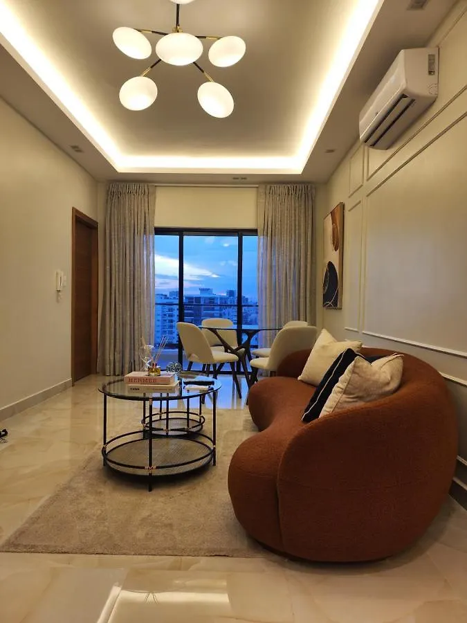 Downtown Luxury Apt Naco: 2Br 2Ba Santo Domingo Apartment