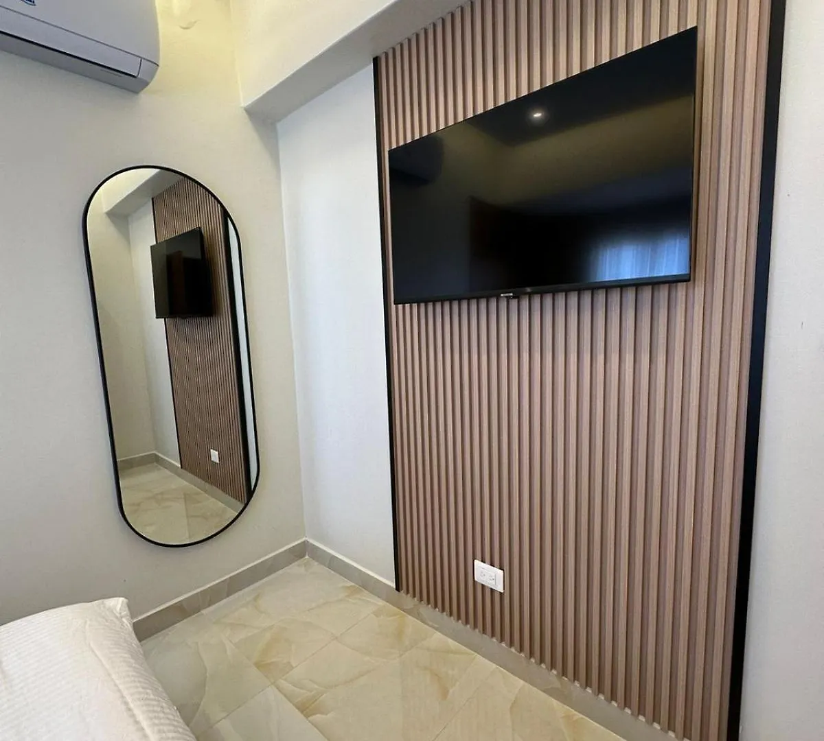 Downtown Luxury Apt Naco: 2Br 2Ba Santo Domingo Dominican Republic